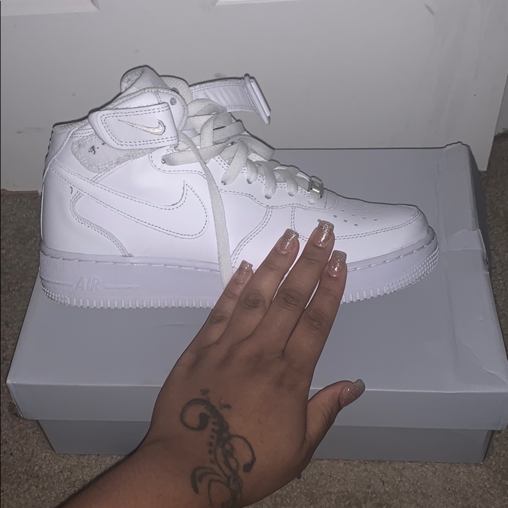 Brand new only worn 2 twice old school forces🔥